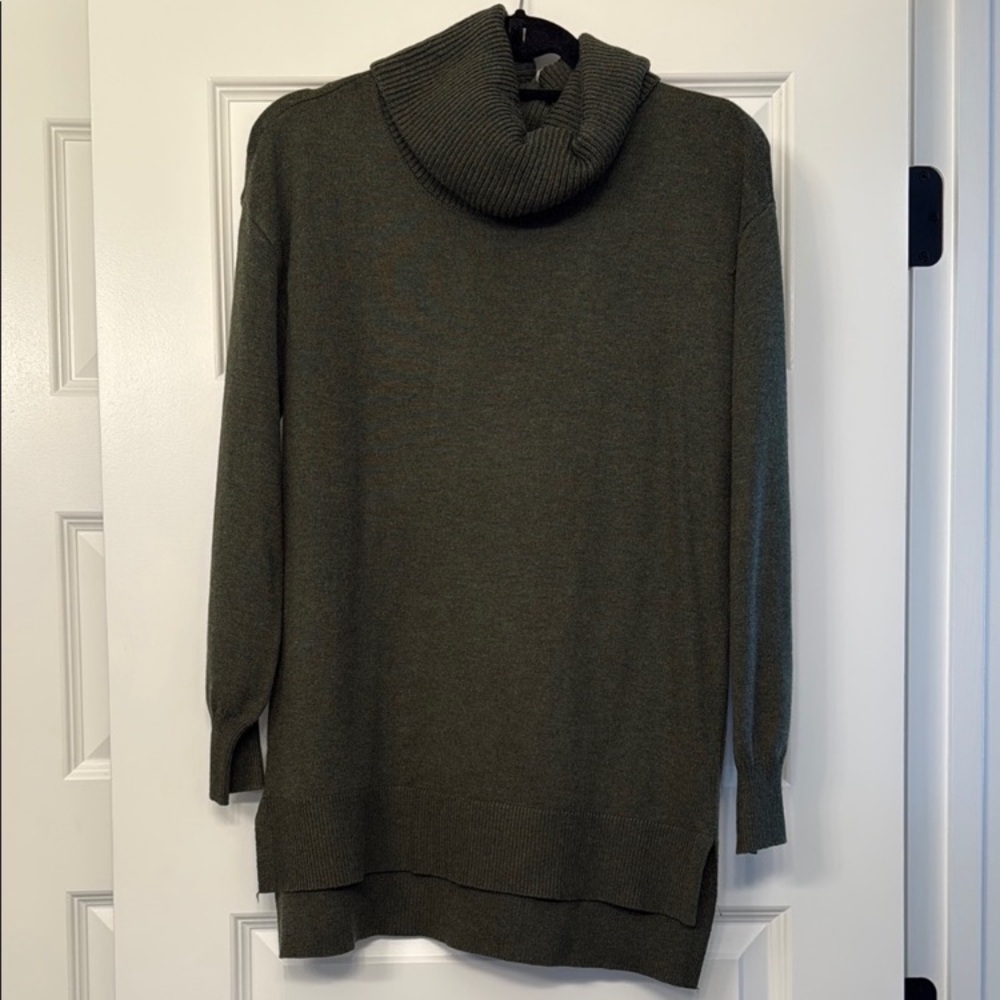 Loft Olive Green Cowl Neck Turtleneck Tunic Length Sweater Women’s Medium